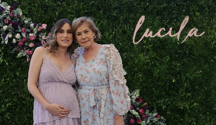  Sofía Villaseñor con su mamá Liz Vivanco.