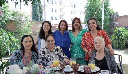  Sara, Mariana Estrada, Laura Autrique, Lourdes, Margarita Campos, Carla Ruiz y Lety Morales.