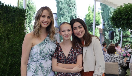  Elisa González, Ivonne González y Daniela de la Huerta.