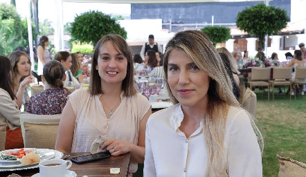   María Aldrett y Liz Villaseñor.