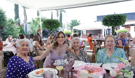  Mati Bocard, Sofía Villaseñor, Bertaniza Meraz y María Elena de González.