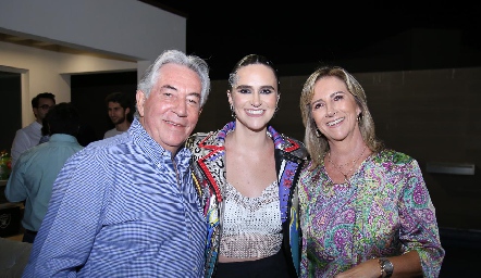  Gabriel Sanders, Eugenia Valle y Maru Bárcena.