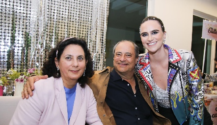  Dalia Díaz, Héctor Valle y Eugenia Valle.