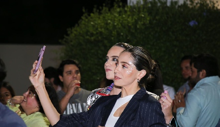  Eugenia Valle y Adri de la Maza.