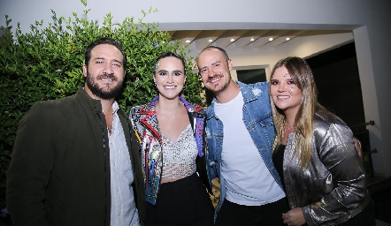  Rodrigo Valle, Eugenia Valle Pato Valle y Regina Solana.