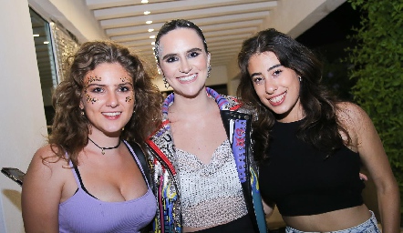  Roberta Rodríguez, Eugenia Valle y Montse de la Vega.