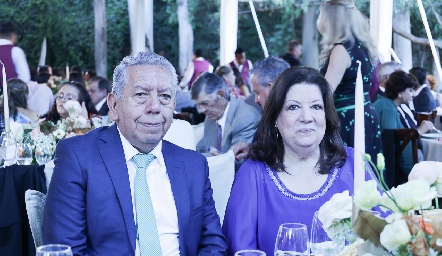  Arturo Pedraza Vázquez y Leticia Barrios de Pedraza.