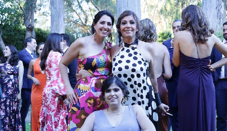  Pamela Aceves, Irma Ivonne Aguilar Pelayo y Eugenia.