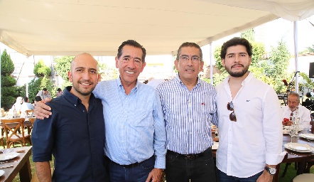  Félix y Gerardo Bocard con sus hijos Diego y Gerardo.