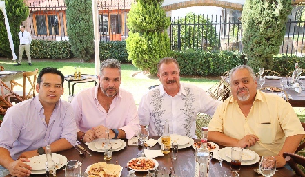  Oscar Romero, Luis Villaseñor, Ricardo Villaseñor y Oscar Romero.