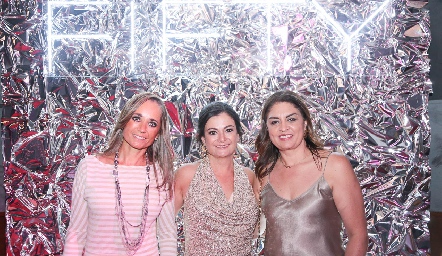  Pamela, Martínez Elsa Lozano y Claudia Suárez.