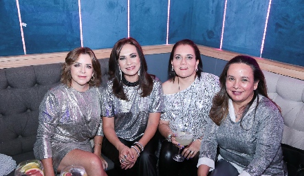  Claudia Meza, Grace Espinosa, Lety Moreno y Andrea Alejo.