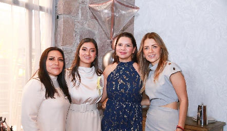  Luz, Andrea Michelle Navarro, Elsa y Pili Orta.