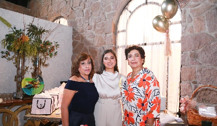  Martha, Andrea Michelle Navarro y  María de Jesús.