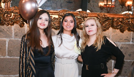  Montse, Andrea Michelle Navarro y Margarita.