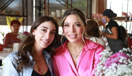  Paula Pérez y Veida Villarreal.