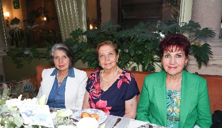  Rosa María Arreche, Leonor Arreche y Hildegart Arrache.