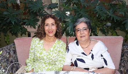 Yanela Hermosillo y Mari Carmen Nevares.