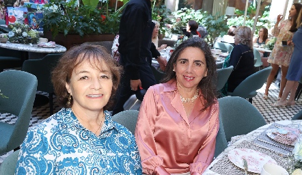  Lorena González y María del Pilar Yudiche.