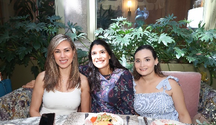  Verónica Barbeiro, Adri Torres y Paulina Tello.