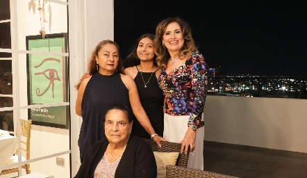  Soledad Aguiñaga,  Adriana, Maru Téllez y María.