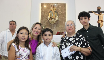  Montse Aguilar, Mariadna Loredo, Eduardo, Martha Elena Ponce y Adrián Aguilar