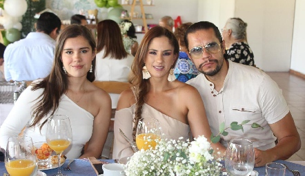  Renata Ruiz, Fabiola Burgaña y Daniel Ruiz