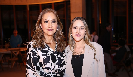  Andrea Parra y Leti Castillo.