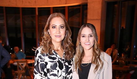  Andrea Parra y Leti Castillo.