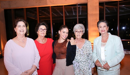  Rosa María Hernández, Alcire Hernández, Ana Sofía Hernández, Cecilia Hernández y Martha Hernández.