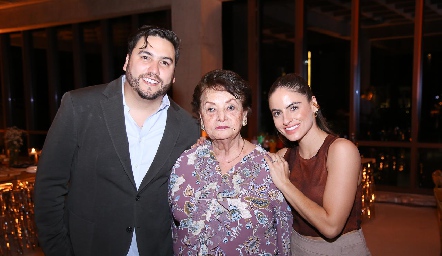  Héctor Parra, Olga Dávalos y Ana Sofía Hernández.
