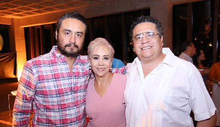  Lalo Ortiz, Charo Castillo y Jose Ramón Ortiz.