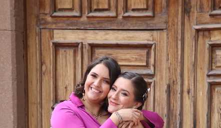  Mireya Siller y Sofía Loperena.