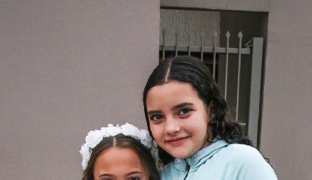  Camila Gutiérrez y Roberta Gutiérrez.