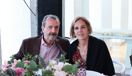  Ángel Rivero y Cristina Barrett, abuelos de Inés y Camila.