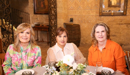  María Amelia Vargas, Margarita Martínez y Carmen Zwieger.