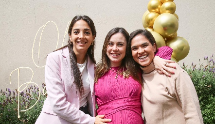  Isabel Villanueva, Fernanda Pérez y Yuli Valle.
