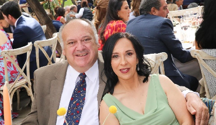  José Antonio Llaguno y Cecilia Enzizo.