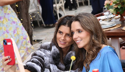  Fernanda y Luzde Gómez.