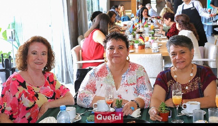  Lourdes González, Guadalupe Aldrete y Mayela Siller.