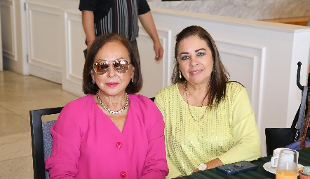  Rebeca Konishi y Silvia Esparza.