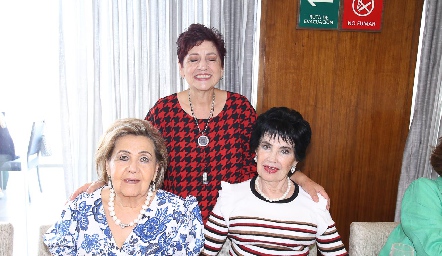  Lula Hernández, Adela Martínez y Lucy Stahl.