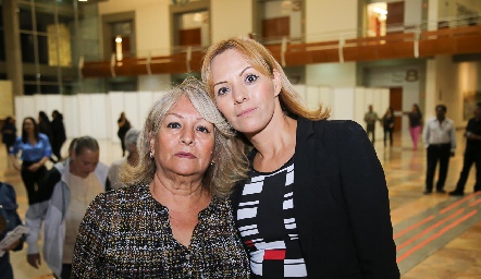  Martha López y Edi Hernández.