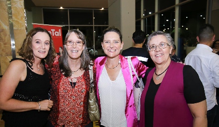  Adriana y Patricia Padilla, Sofía Bárcena y Verónica Padilla.