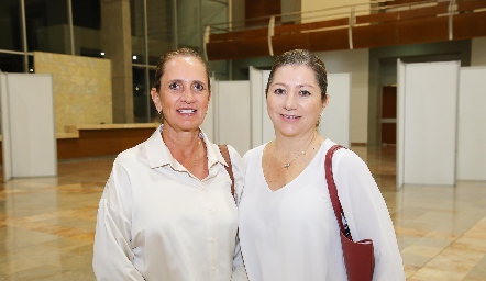  Mireya Payán y Cristina Pérez.