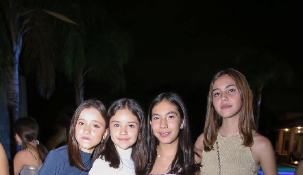  Valentina Cabrero, Isabela Navarro, Camila Bustamante y Alejandra Limón.