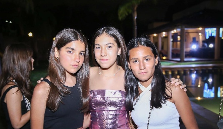  Paulina González, Camila Bustamante y Jimena Montante.
