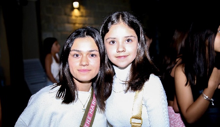  Ana Paula Ávalos e Isabela Navarro.
