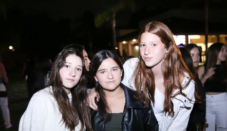  Romina García, Montse Córdova y Natalia Solís.