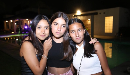  Natalia Martínez, Pau González y Regina Montante.